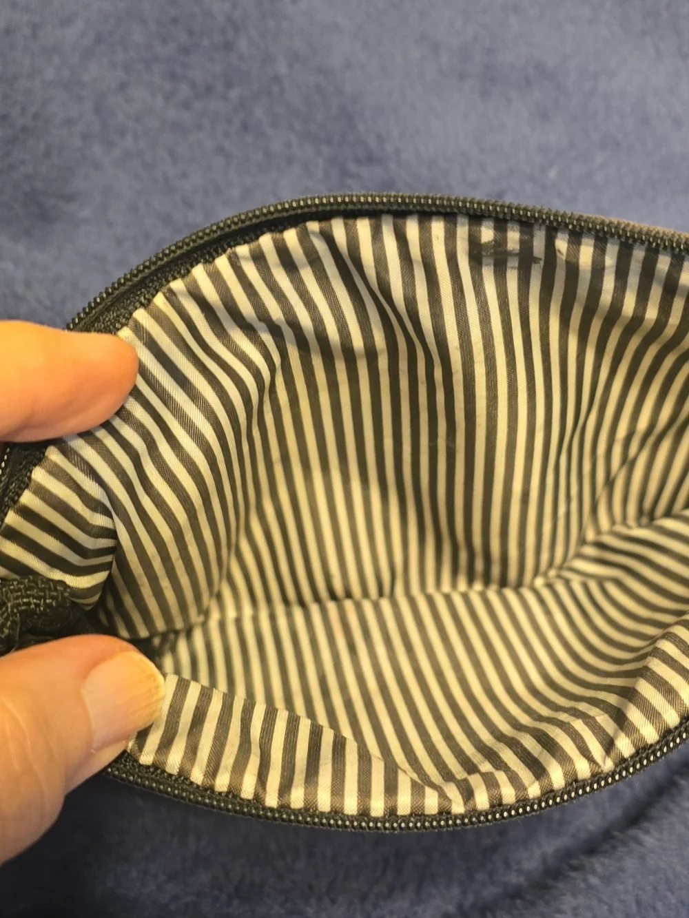 Women's Black Swirl Zip Pouch